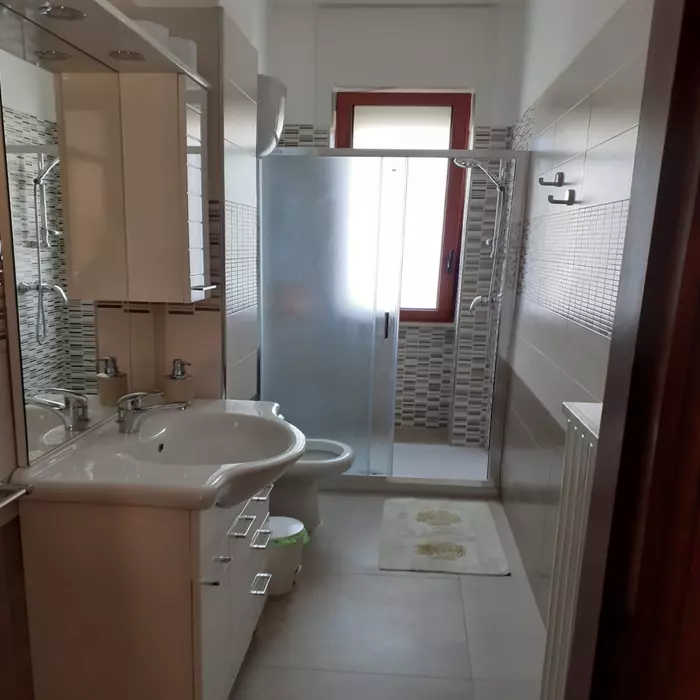 Bagno con doccia